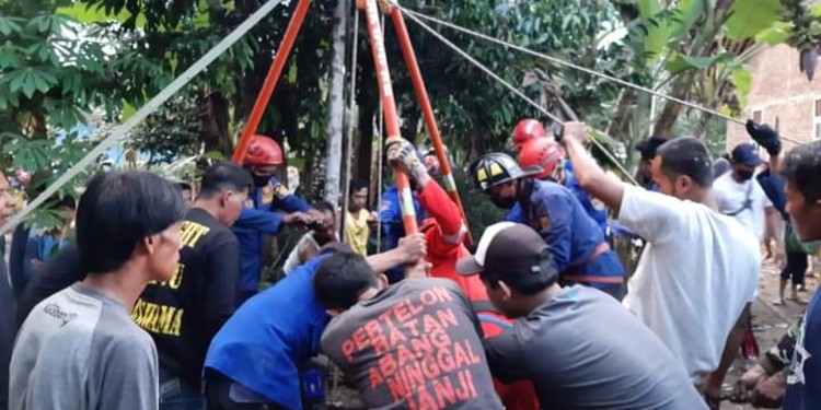 evakuasi sumur magelang