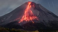 Guguran lava Gunung Merapi