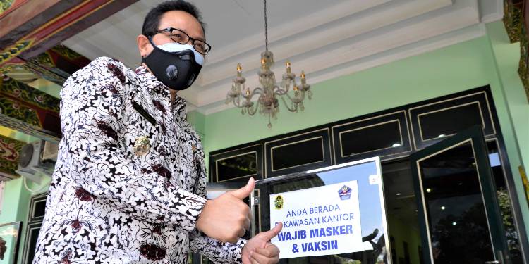 wajib masker dan vaksin