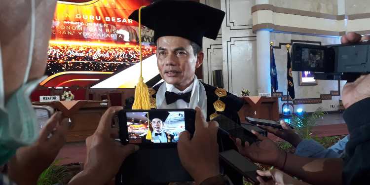 Rektor UPN Veteran Yogyakarta Irhas Effendy