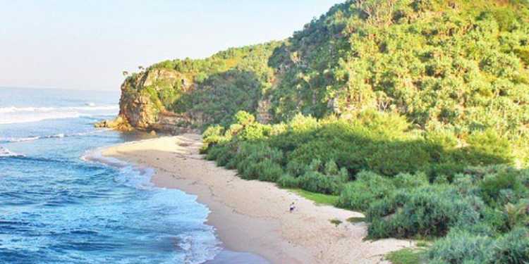 pantai sanglen gunungkidul