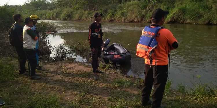 Pencarian korban di bengawan solo