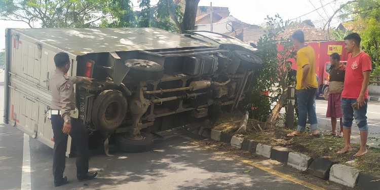 kecelakaan tunggal ring road jogja