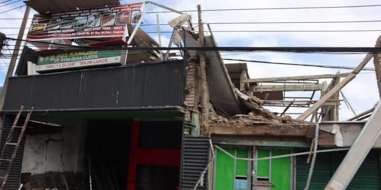 kerusakan akibat gempa cianjur