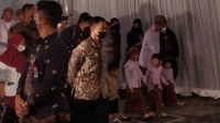 Rombongan Jokowi di rumah Erina