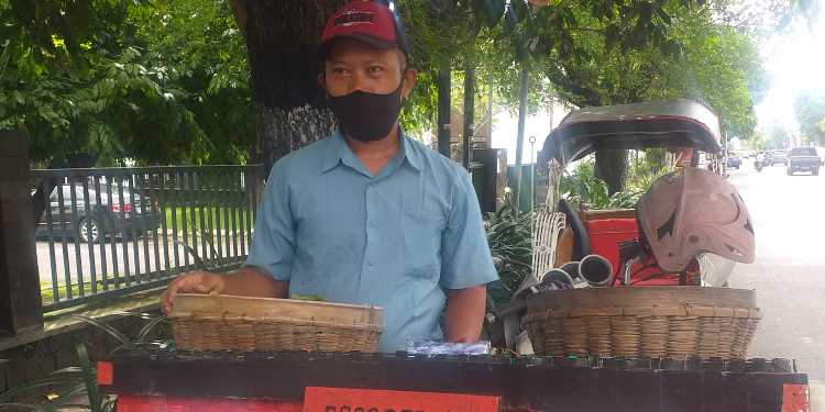 penjual tape ketan