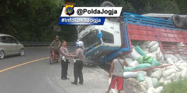 kecelakaan bokong semar jalan wonosari