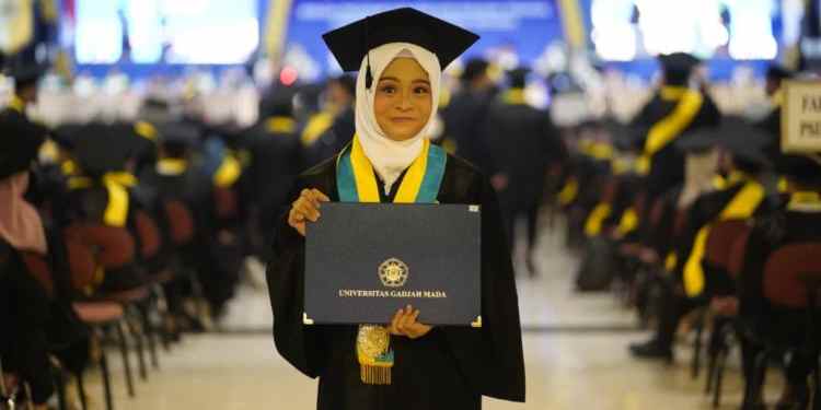 Nikita Nur Hijriyati wisuda UGM