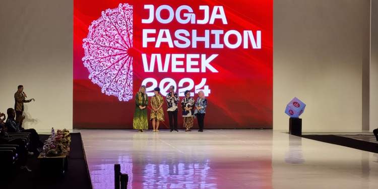 Jogja Fashion Week 2024(1)