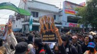 demo dpr bangkkang konstitusi