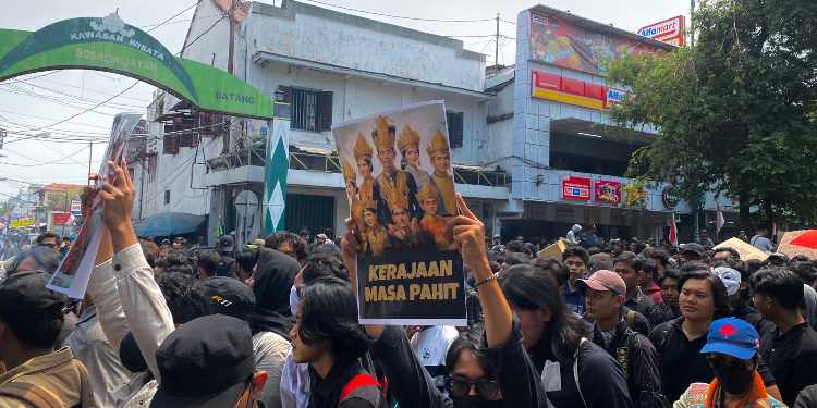 demo dpr bangkkang konstitusi