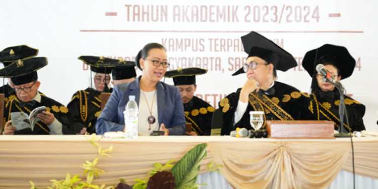 wisuda uwm