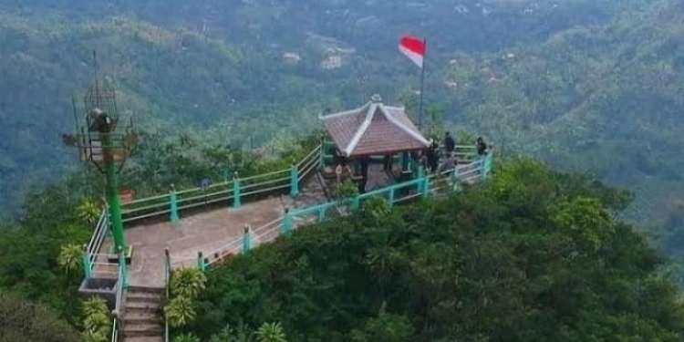 Puncak Suroloyo