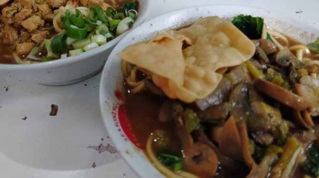 mie ayam jamur