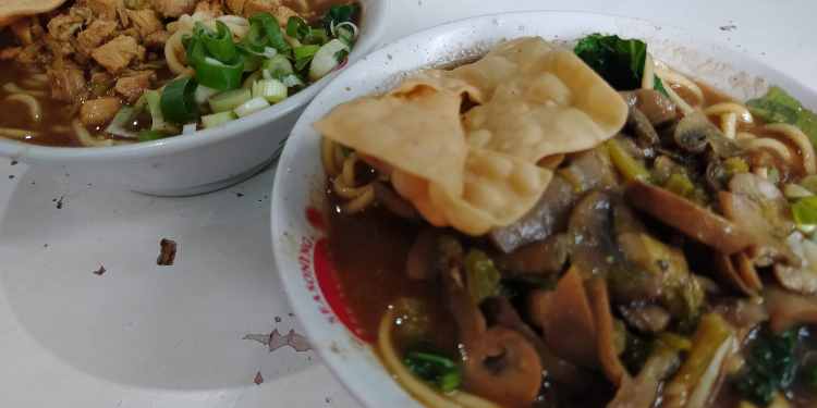 mie ayam jamur