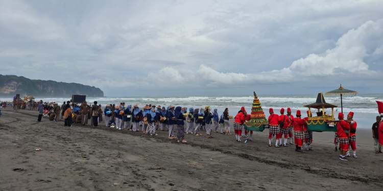 tradisi parangkusumo tradisi parangkusumo