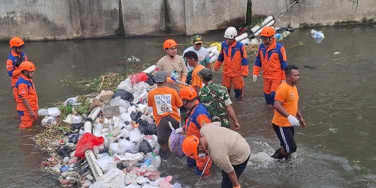 bersih sungai jogja