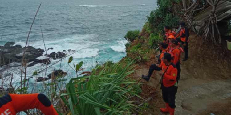 pencarian korban pantai siung