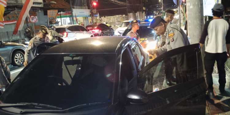 Mobil parkir lama Yogyakarta