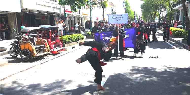 kirab pencak silat