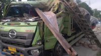 truk tabrak rumah di bantul