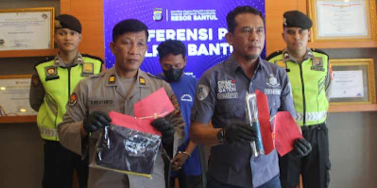 Penusukan cula ikan pari Cula ikan pari