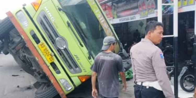 laka truk sleman