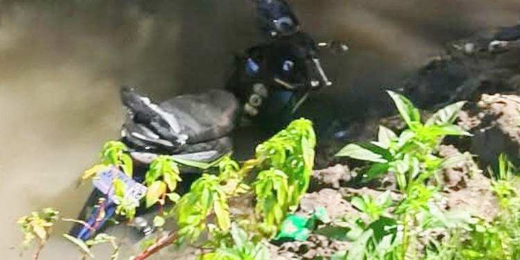 motor masuk sungai bantul