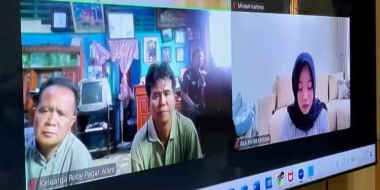 zoom keluarga jambret