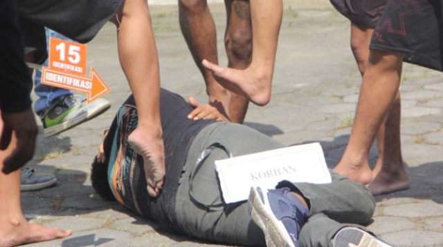rekonstruksi pembunuhan