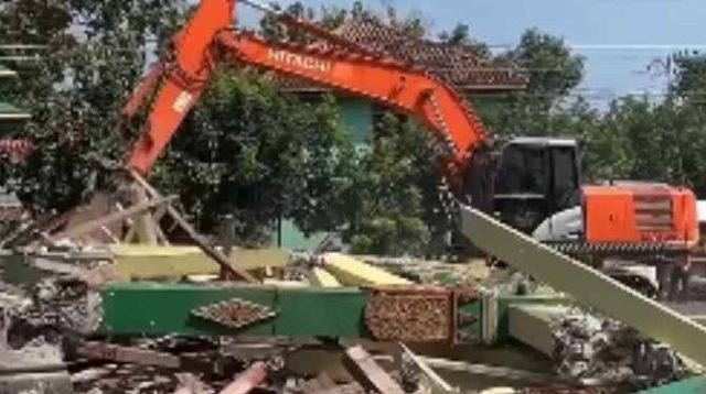 tpr parangtritis dirobohkan