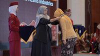 wisuda smk smti